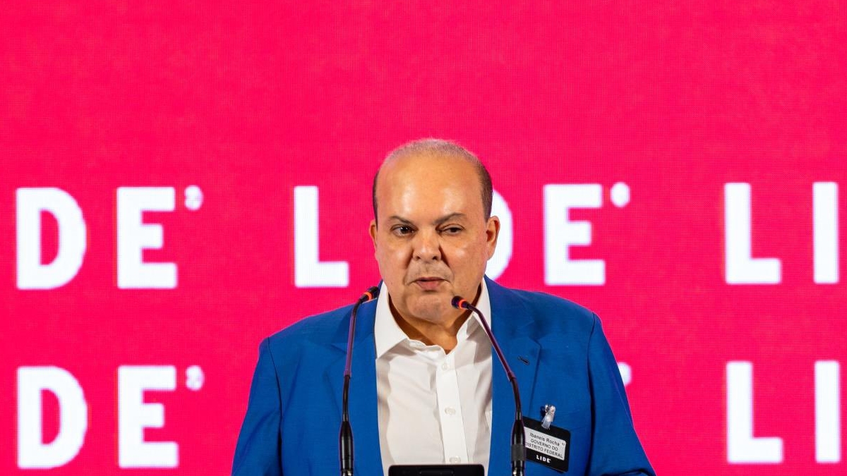 Ibaneis diz que gripe aviária vai se espalhar pelo mundo, após suspeita no Zoológico de Brasília