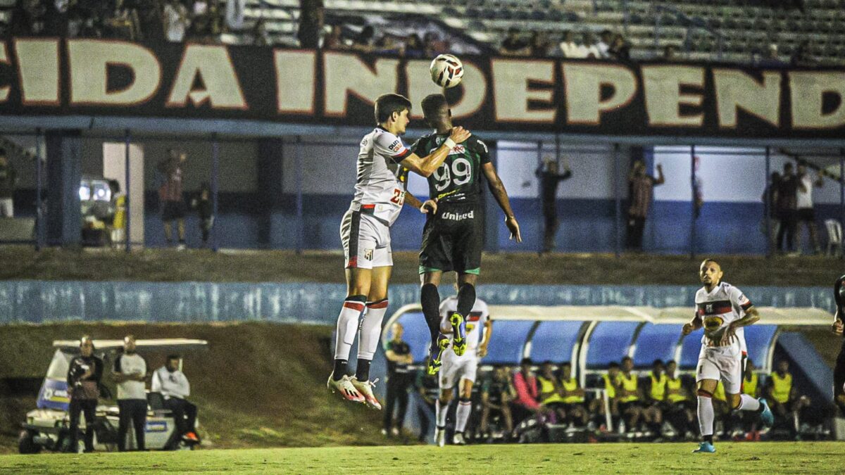 Anápolis arranca empate nos acréscimos e evita derrota