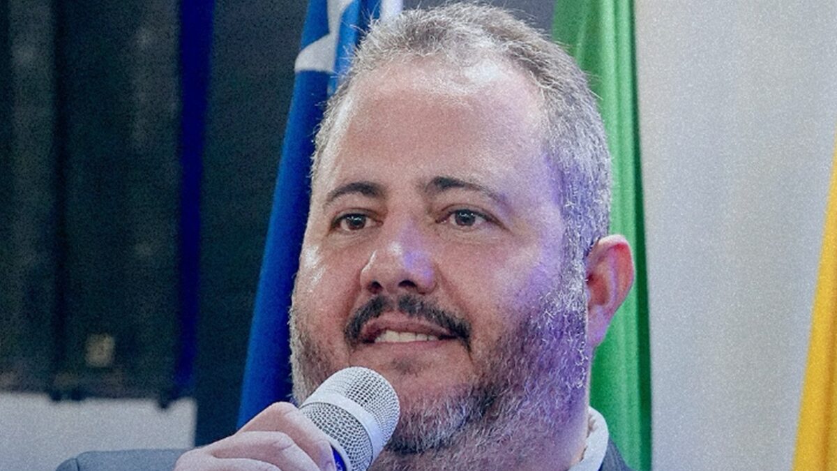 Júri absolve prefeito de Mara Rosa acusado de tentar matar irmão