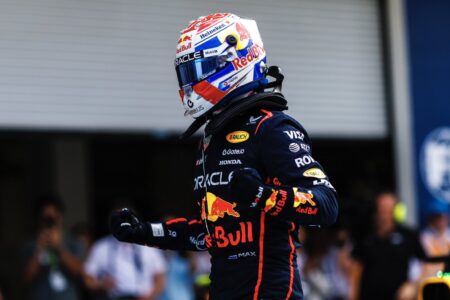 Verstappen comemora pole