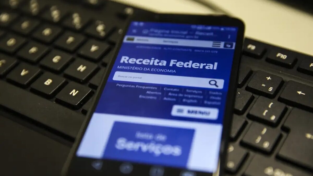 O que acontece se o contribuinte não entregar a declaração de Imposto de Renda? está sujeito ao pagamento de multa
