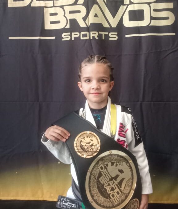 Barbara fatura primeiro cinturão no Jiu-jitsu