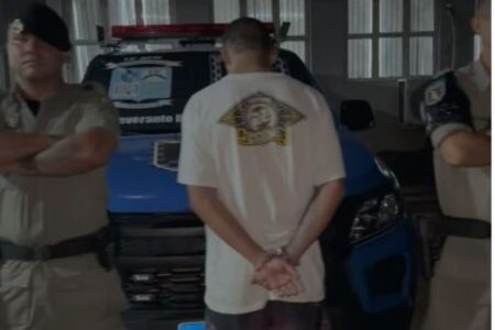 Jovem é preso com 955 fracos de lança-perfume em laboratório clandestino em Goiânia