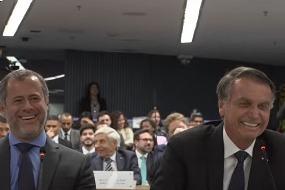 Bolsonaro convida Moraes para ser vice dele em 2026; 'eu declino', responde o ministro