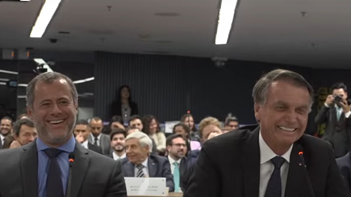 Bolsonaro convida Moraes para ser vice dele em 2026; 'eu declino', responde o ministro