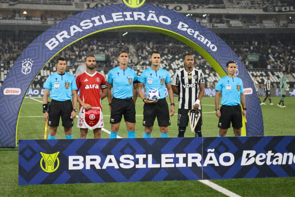 Nesta quinta, oito jogos do brasileirão acontecem antes da paralisação do super mundial