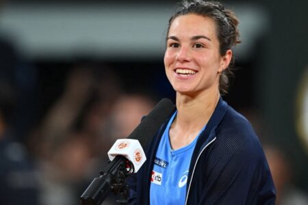 Lois supera lesão e chega a semifinal do Roland Garros