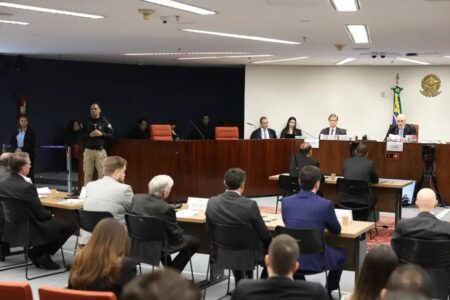 STF retoma interrogatório de réus por golpe de Estado nesta terça (10); veja como assistir O primeiro a depor é o almirante Almir Garnier