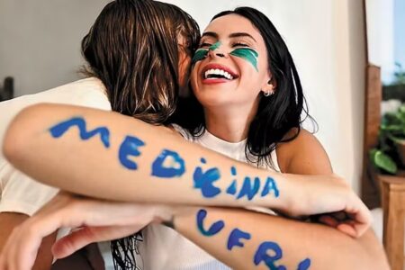 Enem: as dicas da estudante aprovada em Medicina que acertou 175 de 180 questões Preparação inclui método de controle de tempo de estudo