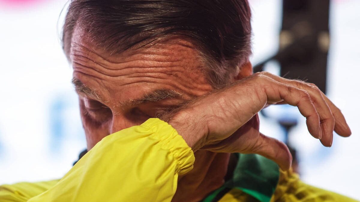 Bolsonaro se emociona e pede que todos assistam seu depoimento ao STF Ex-presidente diz que não irá 'lacrar' ao depor na corte