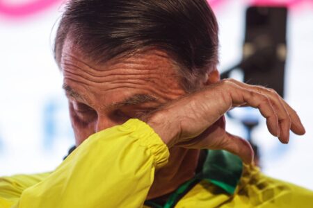 Bolsonaro se emociona e pede que todos assistam seu depoimento ao STF Ex-presidente diz que não irá 'lacrar' ao depor na corte