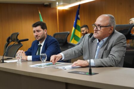 Secretário da Fazenda de Goiânia, Valdivino de Oliveira, e o deputado Wagner Neto (Foto: Divulgação)