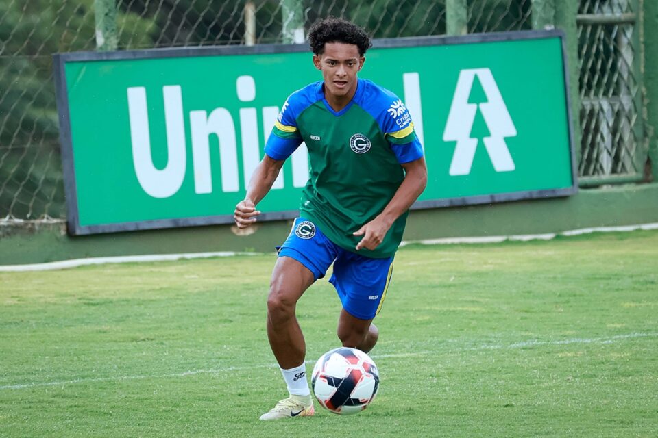 Halerrandrio em treino pelo Goiás