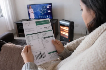 Consumo de energia aumenta no inverno; saiba como reduzir gastos em casa Conta de luz alta no frio? Veja como economizar energia no inverno