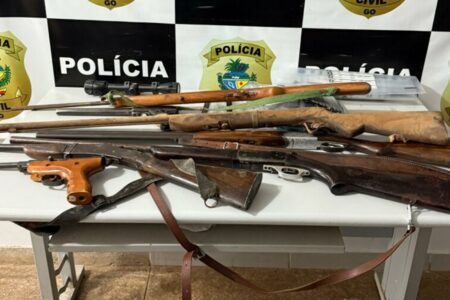 Suspeito de ameaçar a ex é preso com arsenal de armas de fogo em São Luís de Montes Belos