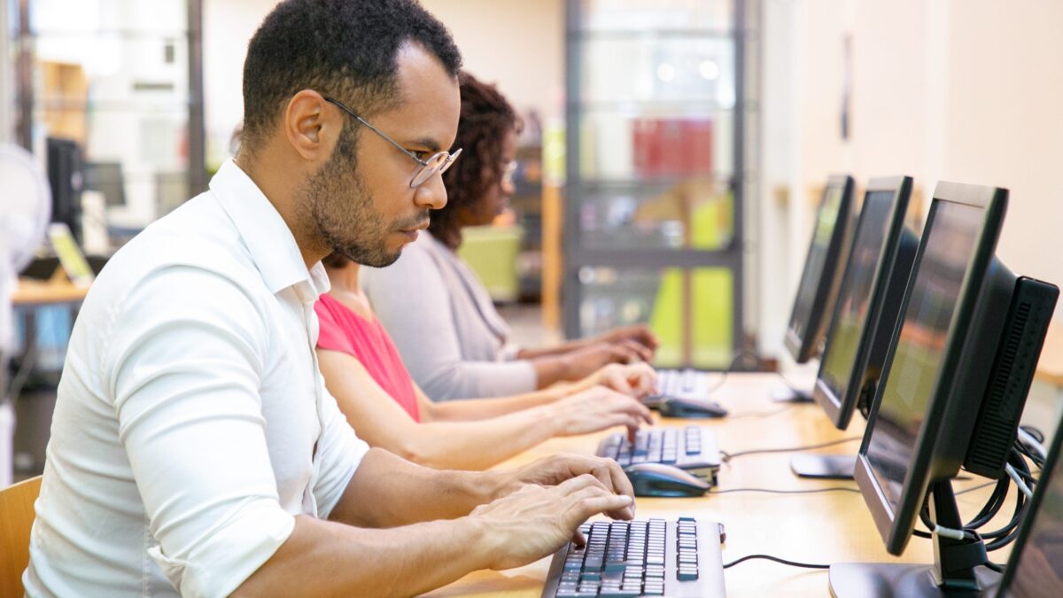 LinkedIn: dicas de como montar um perfil campeão e atrair mais oportunidades Brasil é o terceiro maior mercado da plataforma no mundo