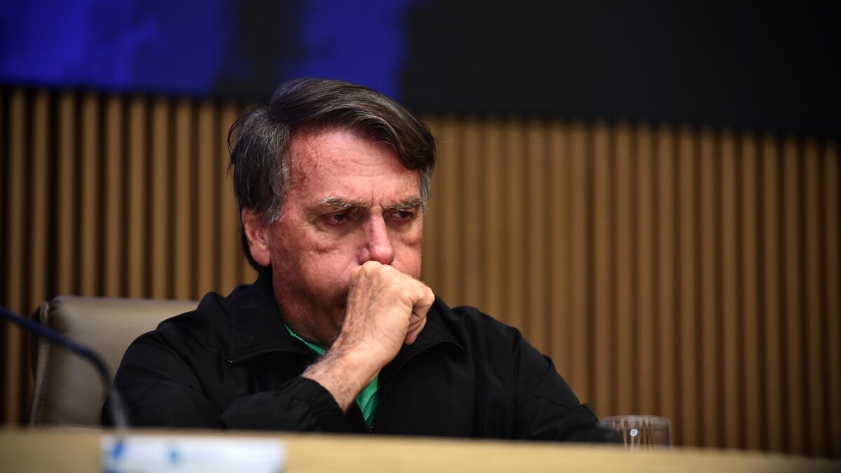 Bolsonaro recebeu título de cidadão aparecidense visívelmente mal e com crises de refluxo (Foto: Jucimar de Sousa)