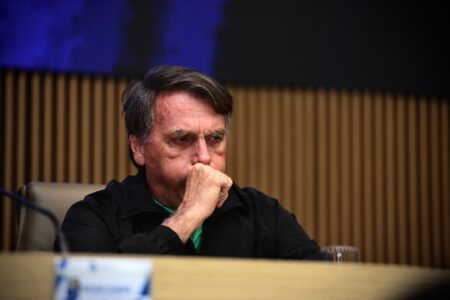 Bolsonaro recebeu título de cidadão aparecidense visívelmente mal e com crises de refluxo (Foto: Jucimar de Sousa)