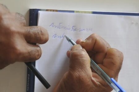 Analfabetismo em idosos é quase quatro vezes maior do que nos jovens, em Goiás