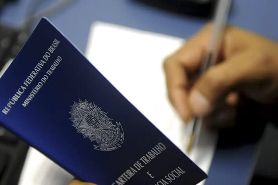 Goiás abre processo seletivo com salários de até R$ 4,1 mil; confira o edital São 271 vagas para profissionais em diversas áreas