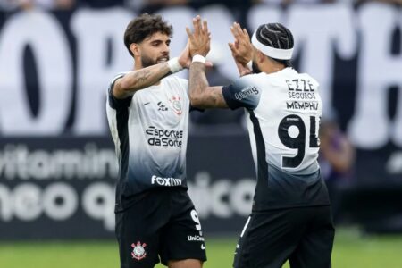 Com alguns desfalques, Corinthians encara Grêmio fora de casa