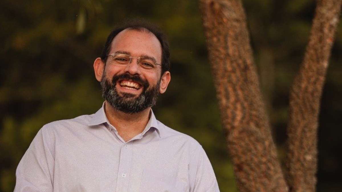 Antonio Cruvinel é reeleito reitor da UEG com 65,5% dos votos
