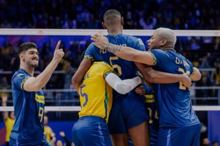 Em busca de reagir na competição Brasil encara Ucrânia