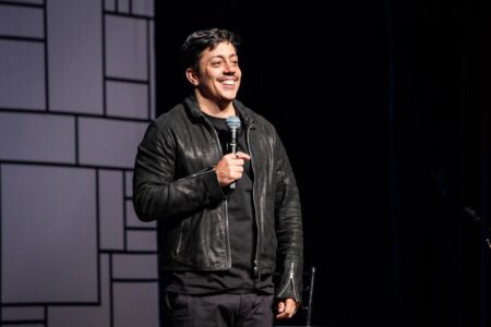 Renato Albani traz turnê ‘Novo Show’ para Goiás