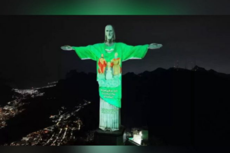Imagem do Pai Eterno é projetada no Cristo Redentor (Foto: Reprodução/Santuário Pai Eterno)