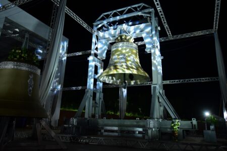 Em noite emocionante, Vox Patris badala pela primeira vez em Trindade