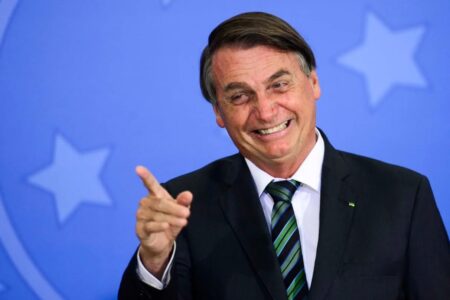 Bolsonaristas tentam driblar ofensa de ex-presidente e até endossam fala sobre malucos Bolsonaro se referiu de forma pejorativa aos aliados