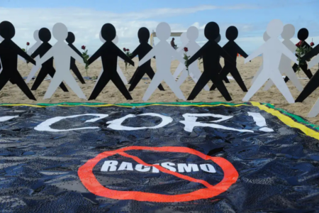 Mulher é presa por injúria racial (Foto: Reprodução)