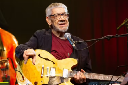 Imagem do guitarrista Hélio Delmiro, expoente do jazz no Brasil, morre aos 78 anos
