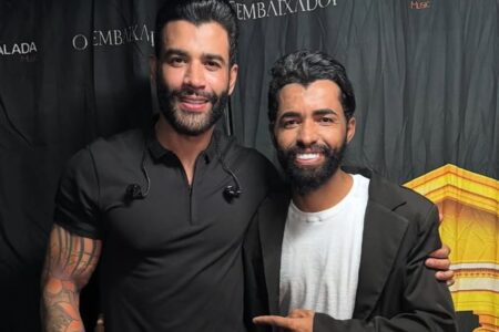 Sósia de Gusttavo Lima participa de show com o cantor; assista ao vídeo A união foi uma iniciativa do humorista Tirullipa