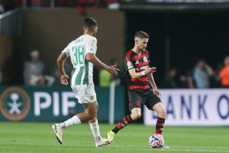 Flamengo vence na estreia do Mundial