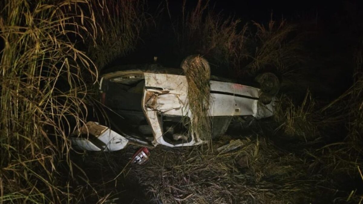 Imagem do veículo no local do acidente