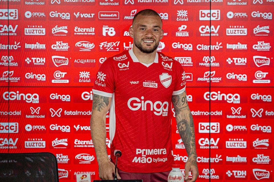 André Luís em apresentação no Vila Nova