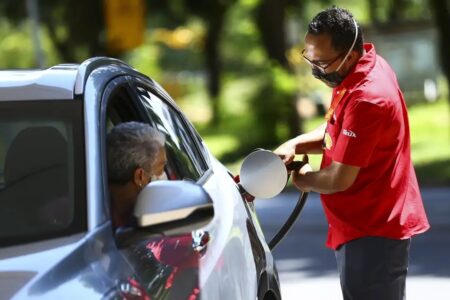Combustíveis registram queda nos últimos 30 dias, em Goiás