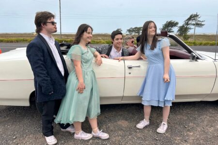 "Colegas e o Herdeiro" estreia de João Vitor de Paiva Bittencourt na atuação Filme de estreia de influencer goiano em festival na Rússia