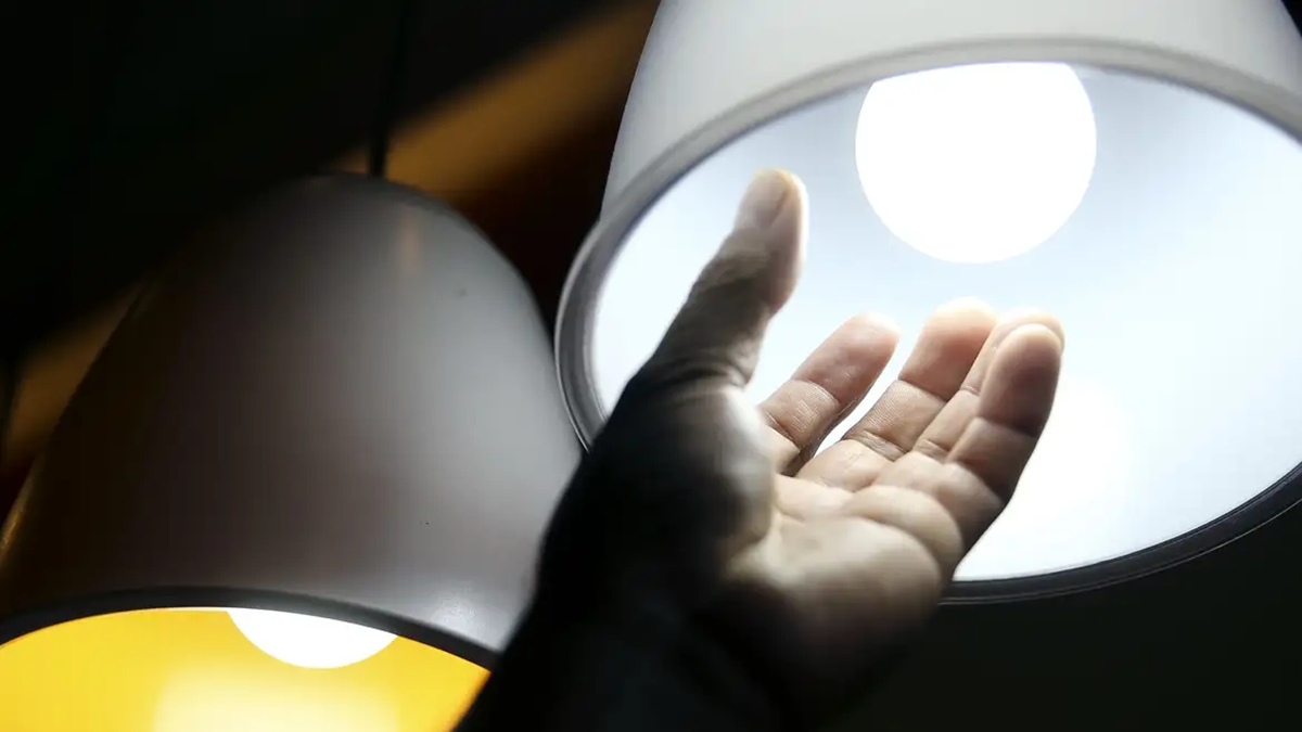 Contas de luz permanecem com bandeira tarifária vermelha em julho