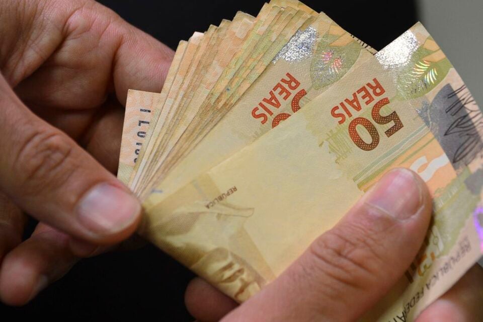 Receita libera consulta ao segundo lote de restituição do Imposto de renda Cerca de 6,5 milhões de contribuintes receberão R$ 11 bilhões