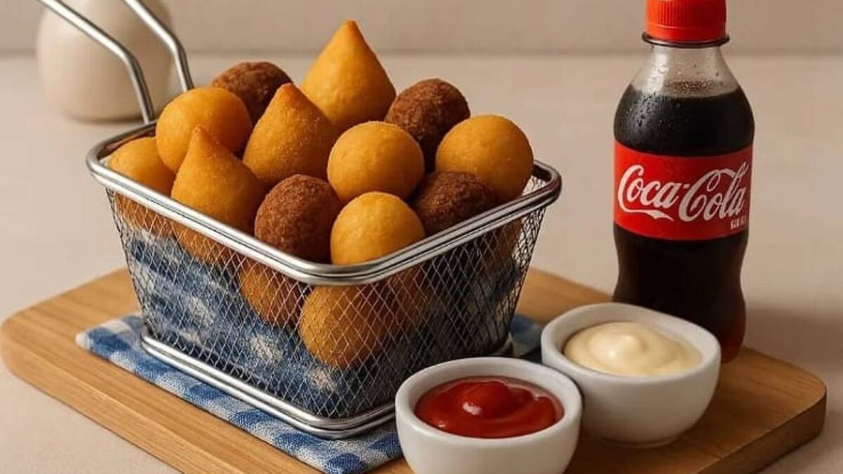iFood: Imagens de refeições feitas com IA irritam consumidores Plataforma diz que orienta parceiros a usar imagens melhoradas
