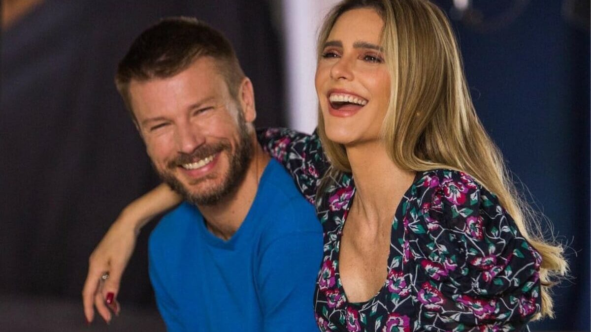 Fernanda Lima reclama de rotina sexual com Rodrigo Hilbert: 'Não tá fácil' Apresentadora revelou conversa que teve com o companheiro
