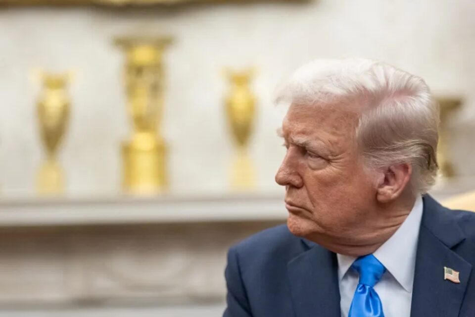 Dólar cai ao menor patamar do ano, a R$ 5,58, após conversa entre Trump e Xi