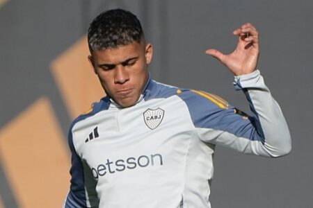 Ayrton Costa, zagueiro do Boca Juniors