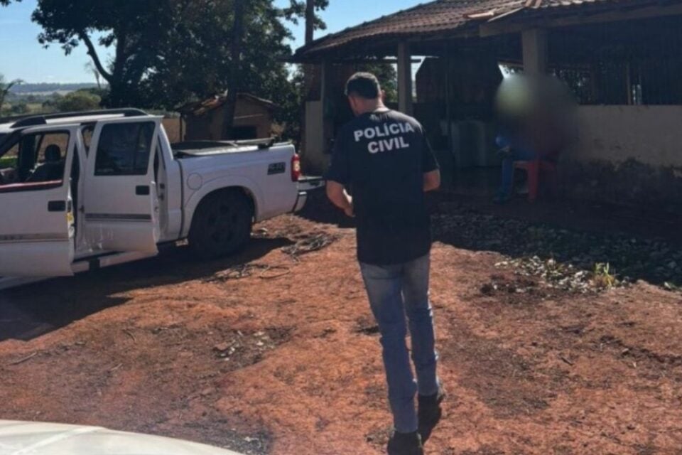 PCGO cumpre mandado judicial em investigação de cárcere privado e tentativa de homicídio em Cachoeira Dourada