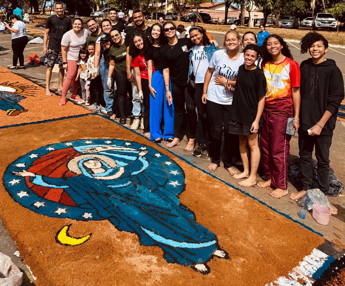 Tradição dos tapetes de Corpus Christi emociona fiéis e fortalece a fé; veja fotos Paróquia Nossa Senhora da Assunção