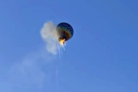 Balão com 21 pessoas a bordo pegou fogo no dia 21 em Praia Grande (SC) - SBTNews - 21.jun.2025