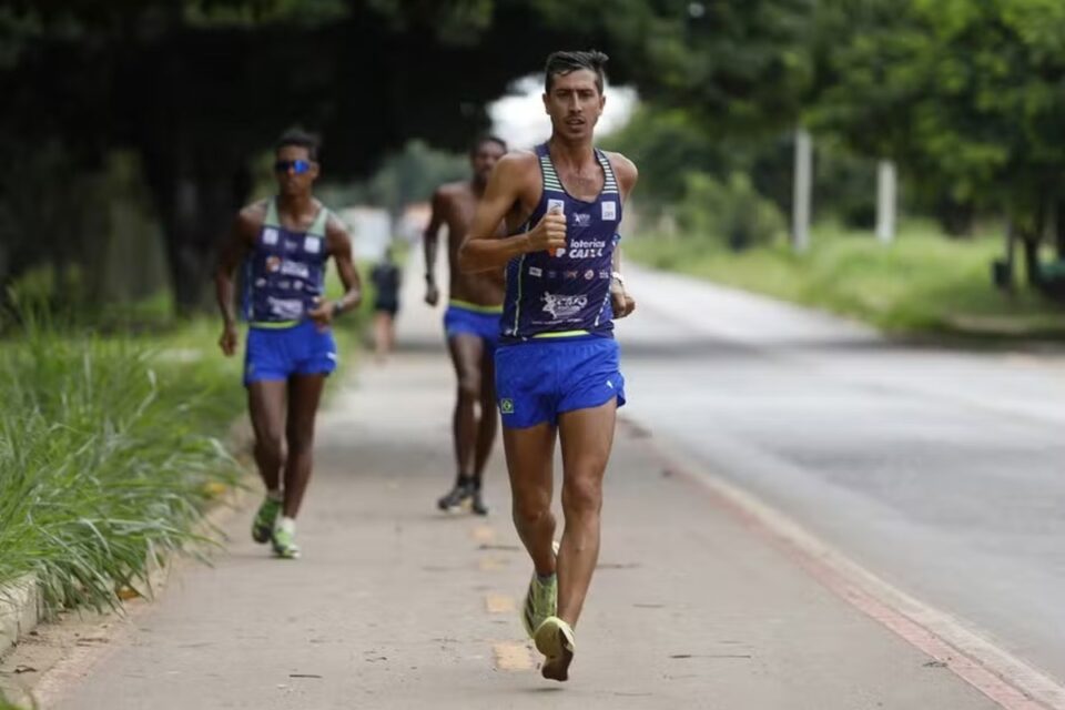Caio Bonfim durante prova da marcha atlética