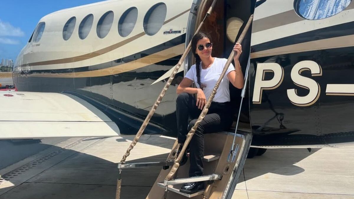 Piloto Nayane Beatriz Porto, que conduzia avião com Lívia Andrade (Foto: Reprodução)